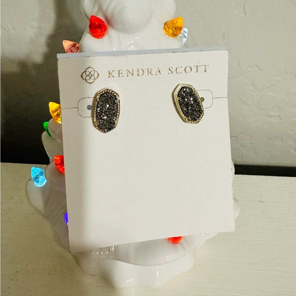 Kendra Scott Ellie earrings!